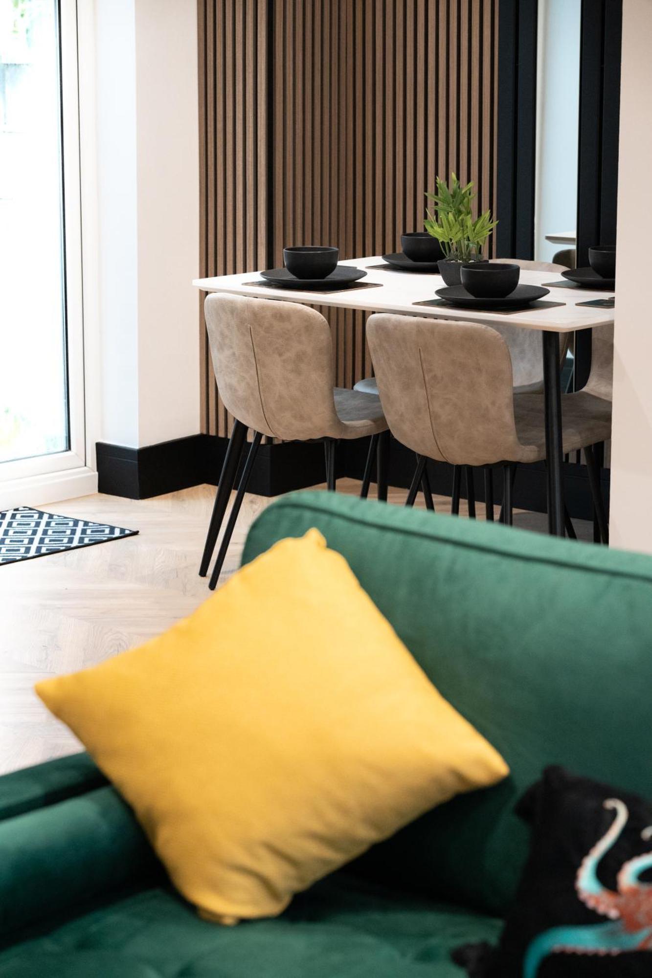 Modern 3Br Home - Private Parking - Tv In Every Bedroom Swansea Exteriér fotografie
